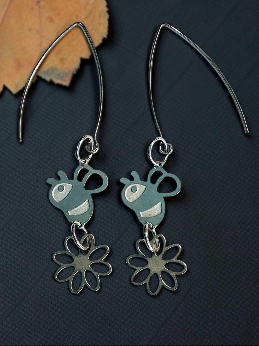 🆕 Bees Leaving a Flower Dangle Earrings